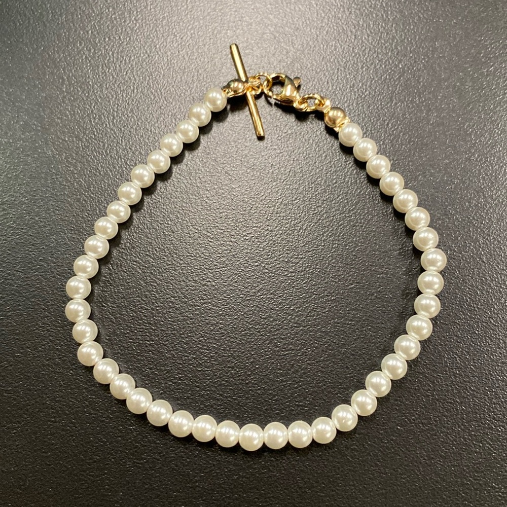 Faux Pearl Bracelet with Faux Gold Clasp